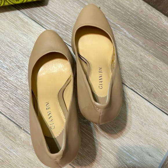 New! Gianni Bini Beige Platform Heels| Size 7.5 | Stiletto | Closed Toe| Formal - Picture 4 of 9